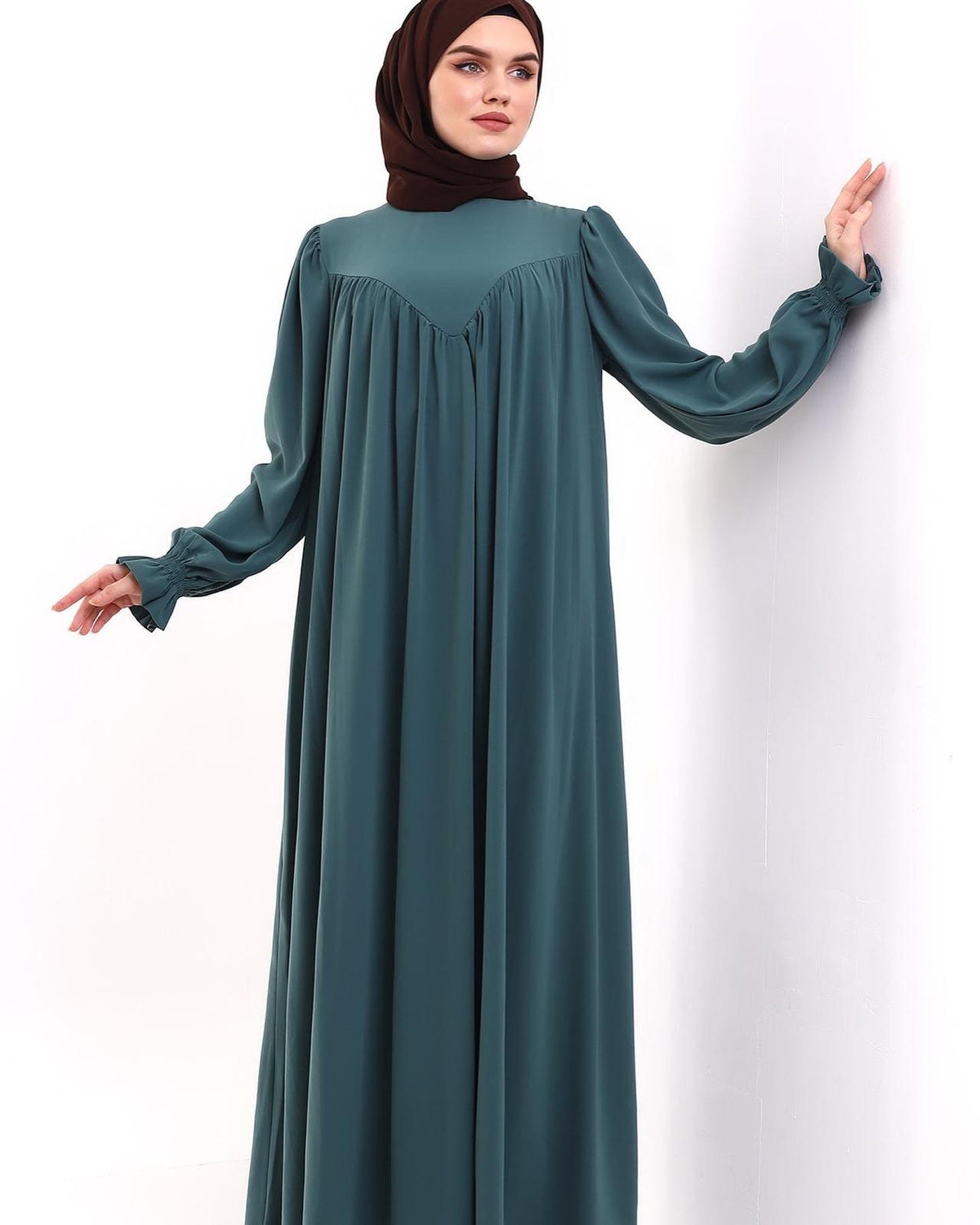Robadan V Büzgülü Gipe Lastikli Manşetli Oversize Elbise – Çağla Yeşili