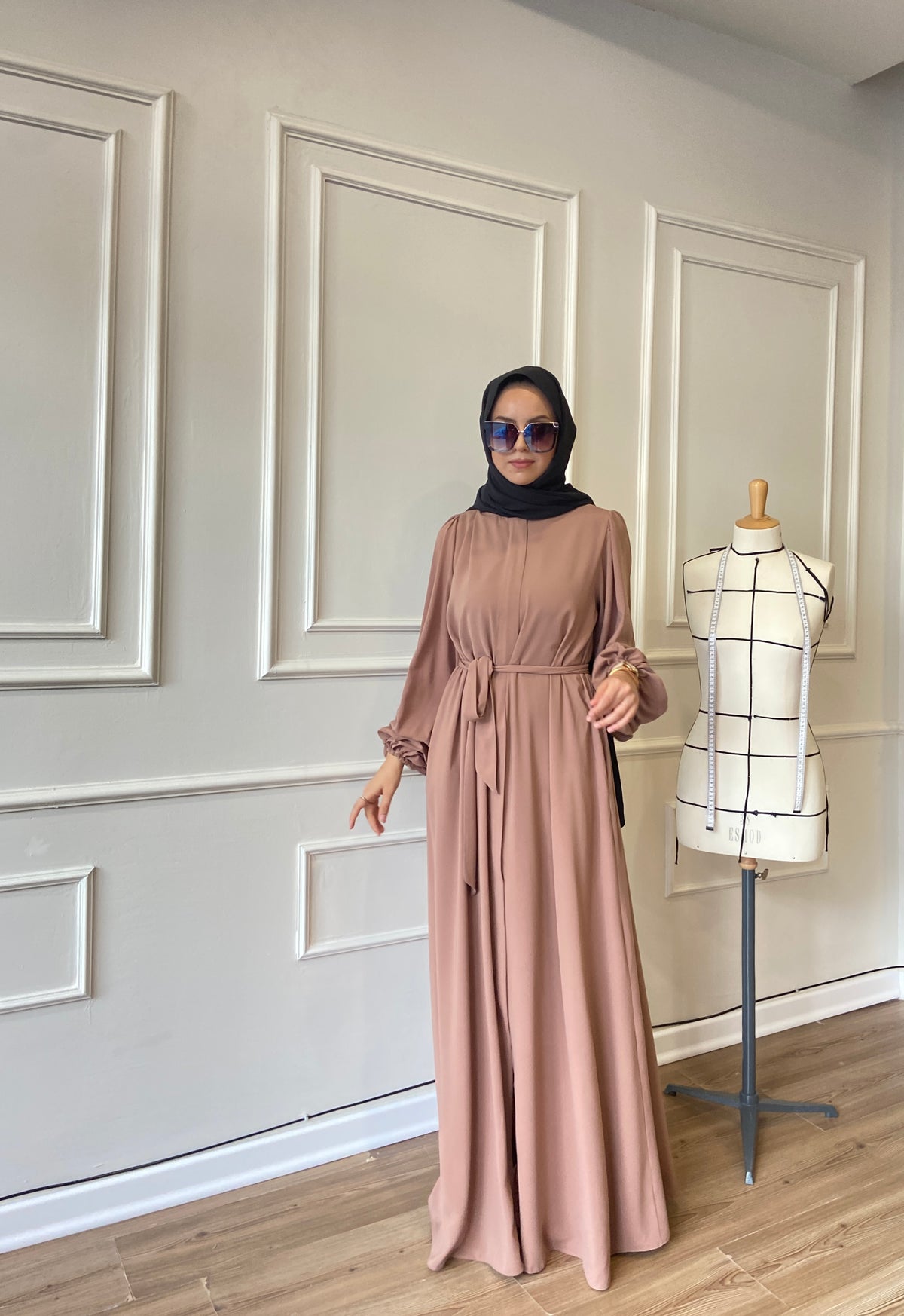 Lina Mısır İpeği Balon Kol Gizli Fermuarlı Cepli Kemerli Ferace – Camel