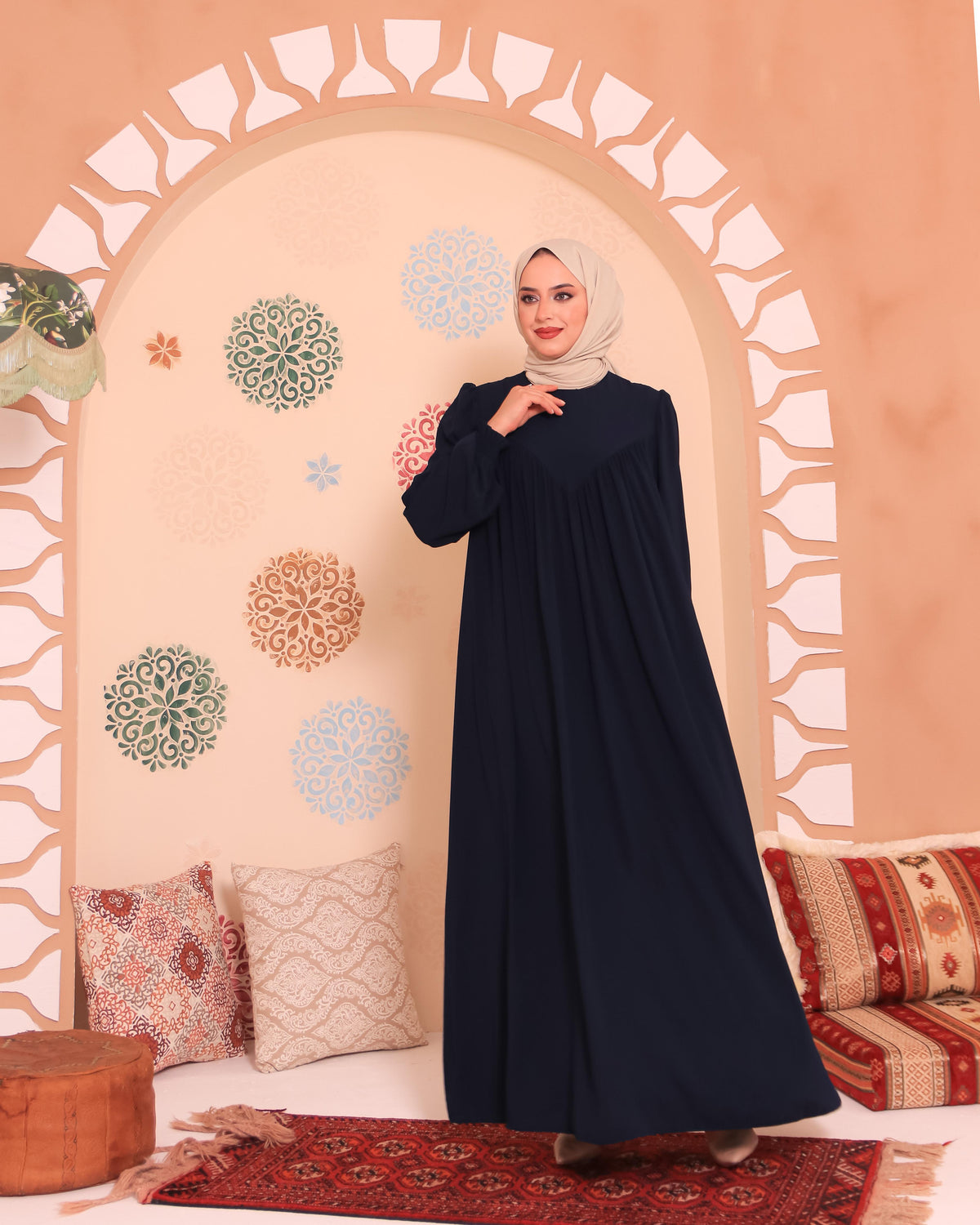 Robadan V Büzgülü Gipe Lastikli Manşetli Oversize Elbise – Lacivert