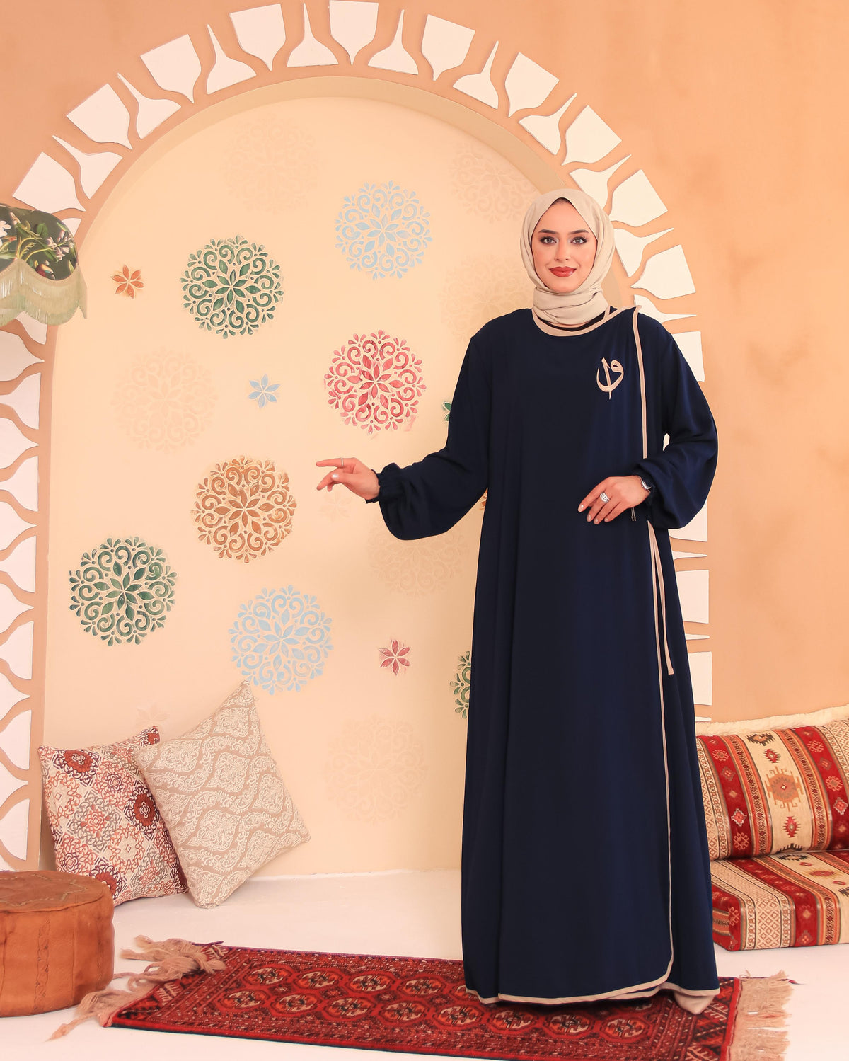 Elif Vav Nakışlı Çıtçıtlı Mısır İpeği Ferace – Lacivert