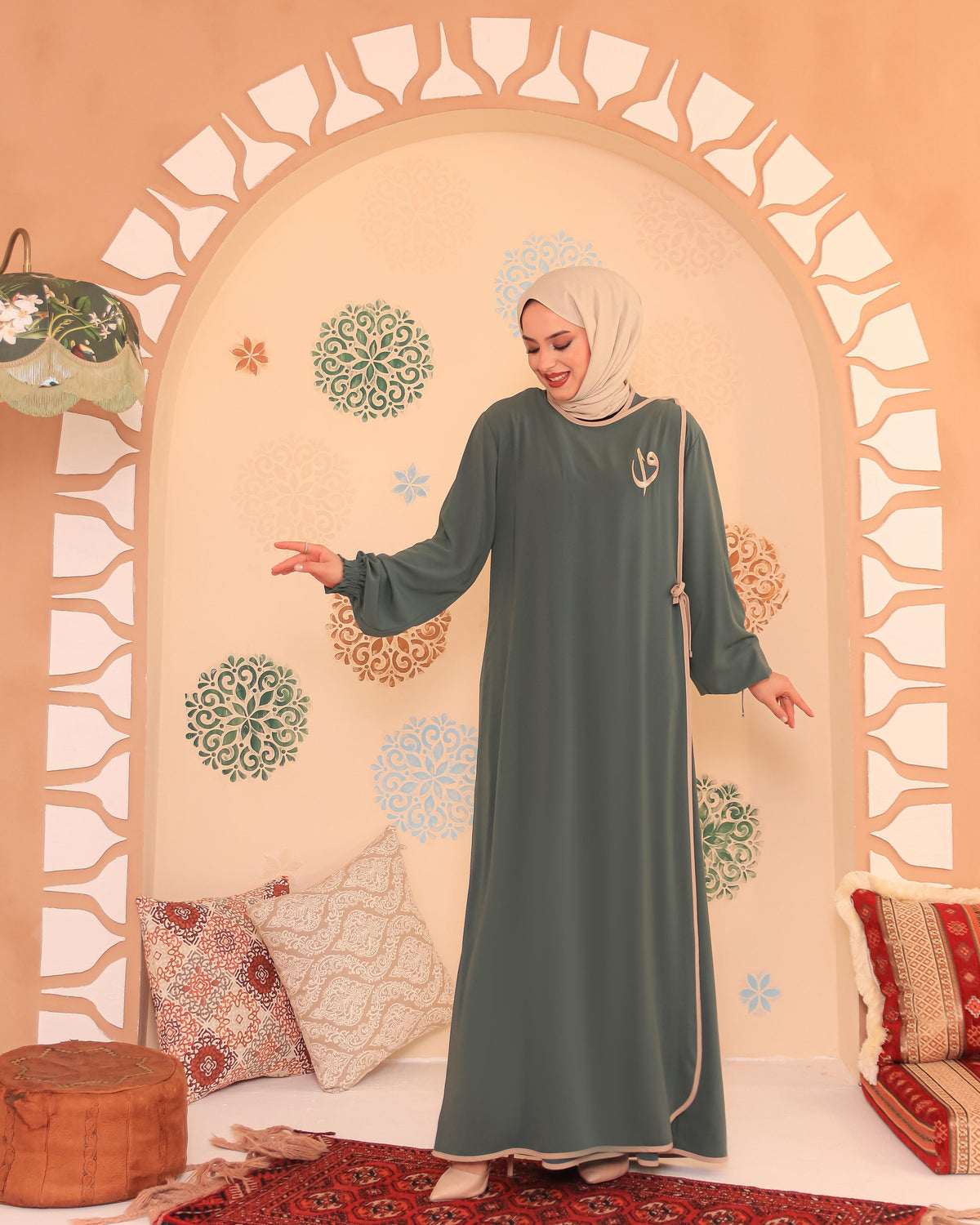 Elif Vav Nakışlı Çıtçıtlı Mısır İpeği Ferace – Mint Yeşili