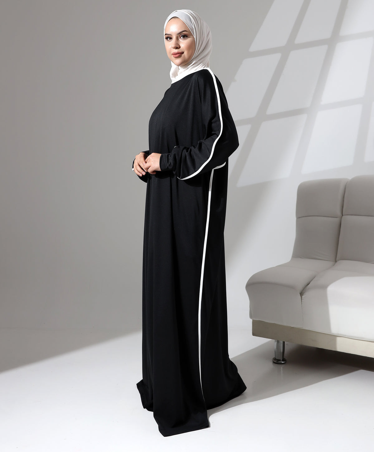 Manşetli Yandan Biyeli Salaş Polyester Namaz Elbisesi - Siyah