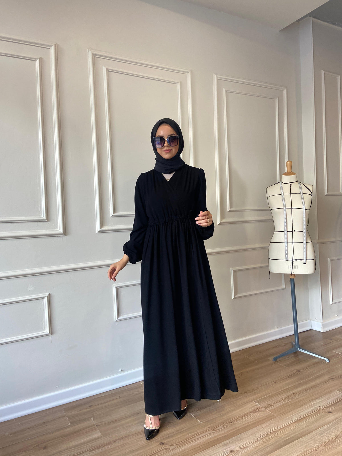 Hürrem İçten ve Dıştan Bağlamalı Kırışmaz Krep Ferace – Siyah