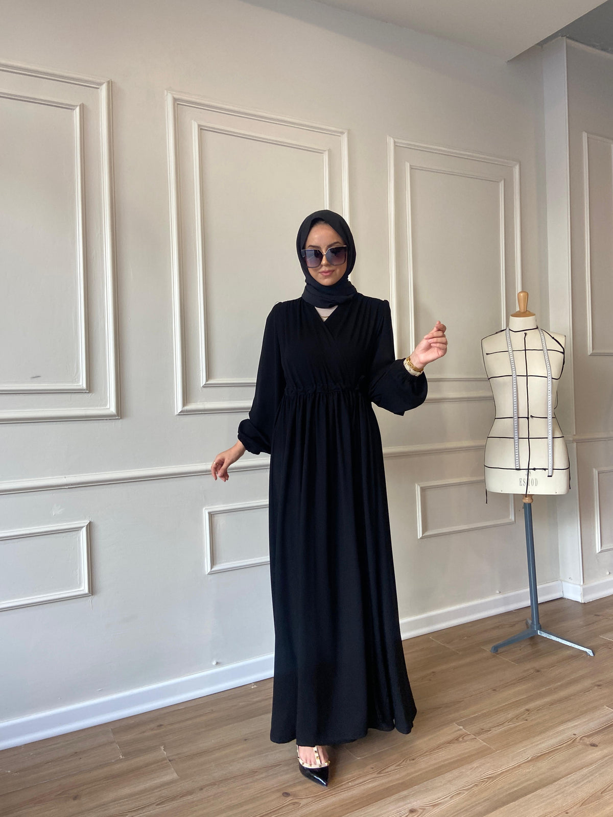 Hürrem İçten ve Dıştan Bağlamalı Kırışmaz Krep Ferace – Siyah
