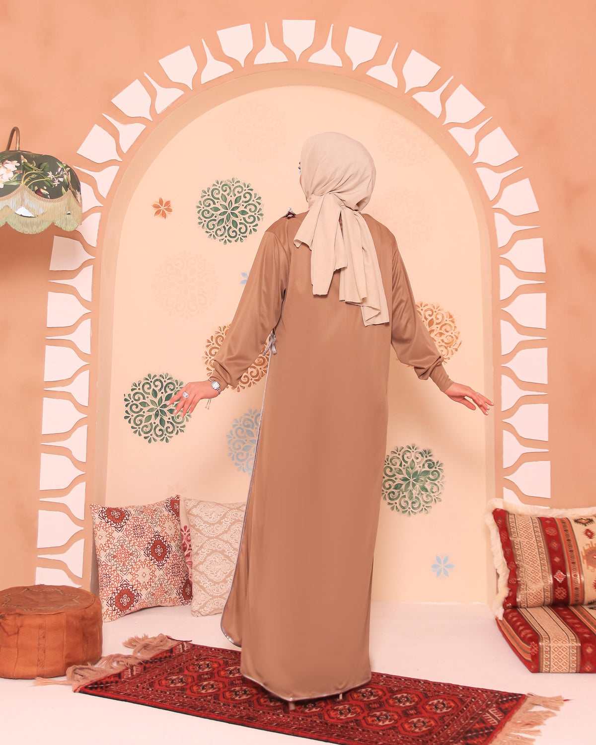 Elif Vav Nakışlı Biyeli Oversize Denye Namaz Feracesi - Camel