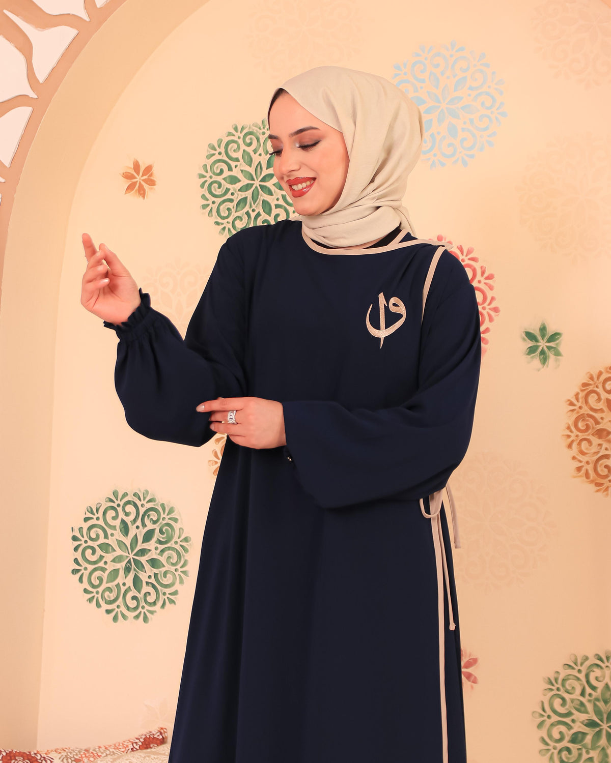 Elif Vav Nakışlı Çıtçıtlı Mısır İpeği Ferace – Lacivert